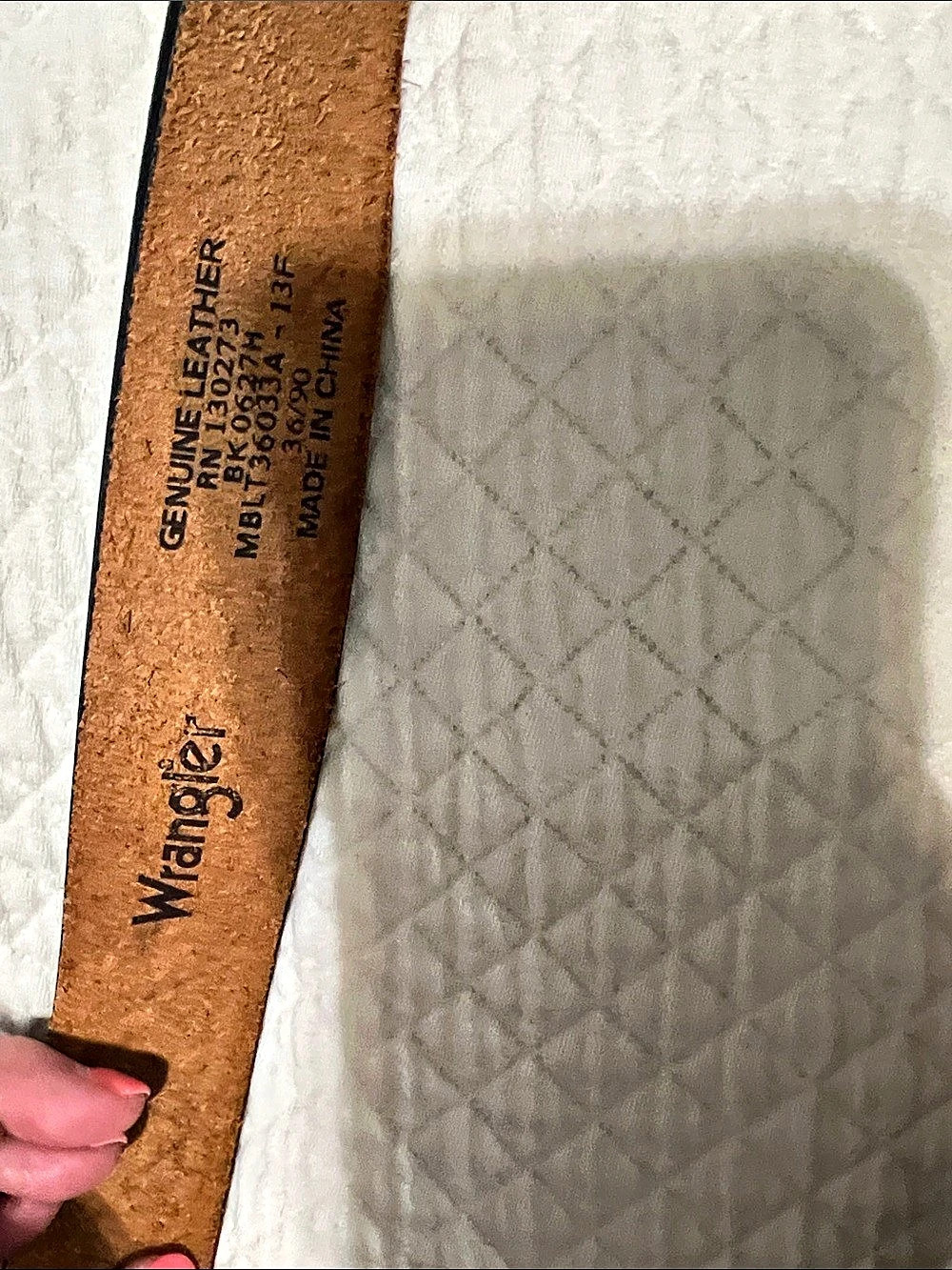 Wrangler Embossed Leather Belt in Brown size 36/90 with gold belt buckle - Picture 4 of 5